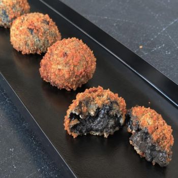 Croquetas de chipirón en su tinta